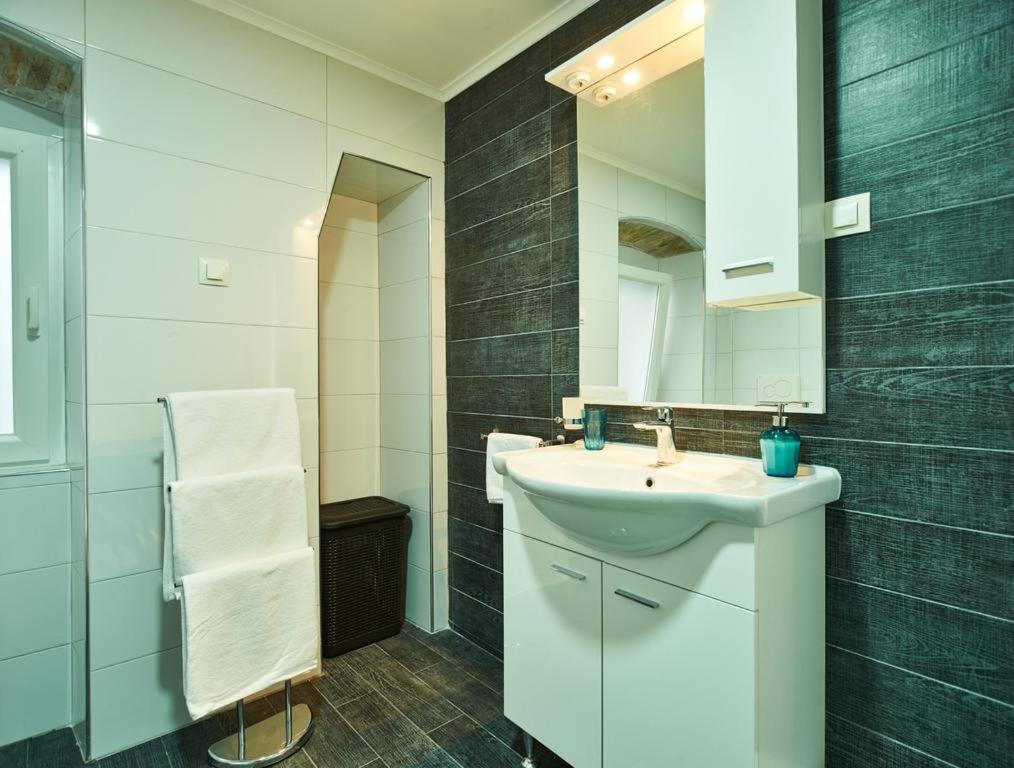 Roviv Apartments In The Old Town By Irundo Rovinj Extérieur photo