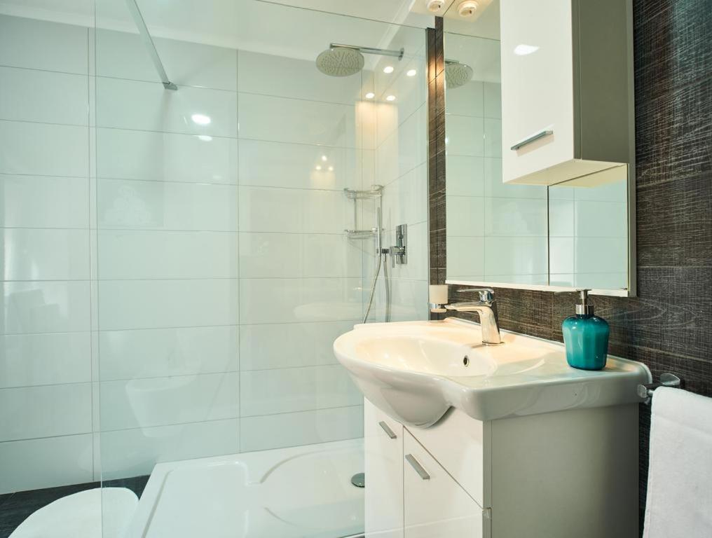 Roviv Apartments In The Old Town By Irundo Rovinj Extérieur photo